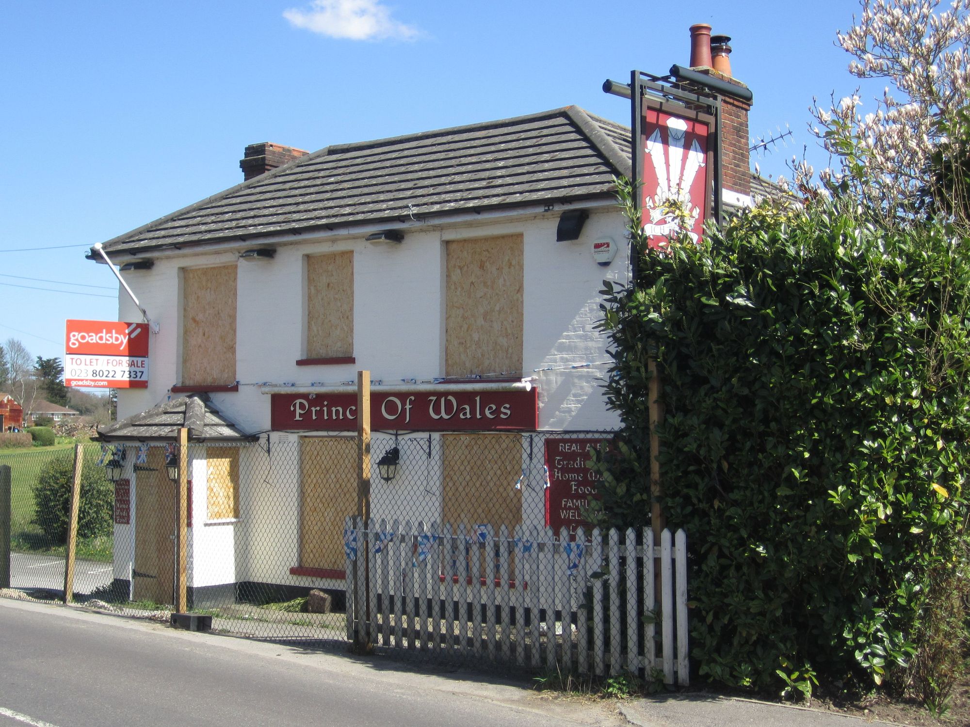 Prince of Wales, Shirrell Heath. (Pub, External). Published on 20-04-2013