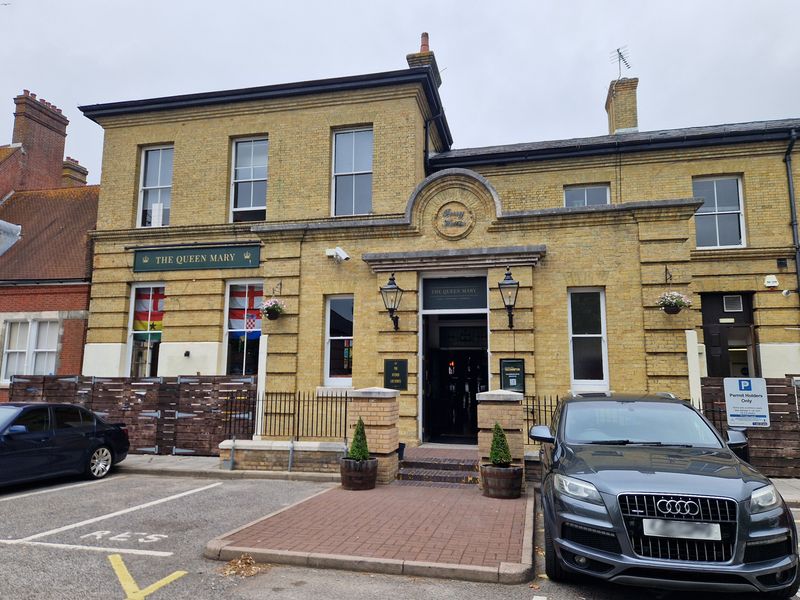 Queen Mary, Southampton (Photo: Pete Horn - 17/06/2026). (Pub, External). Published on 17-06-2026 