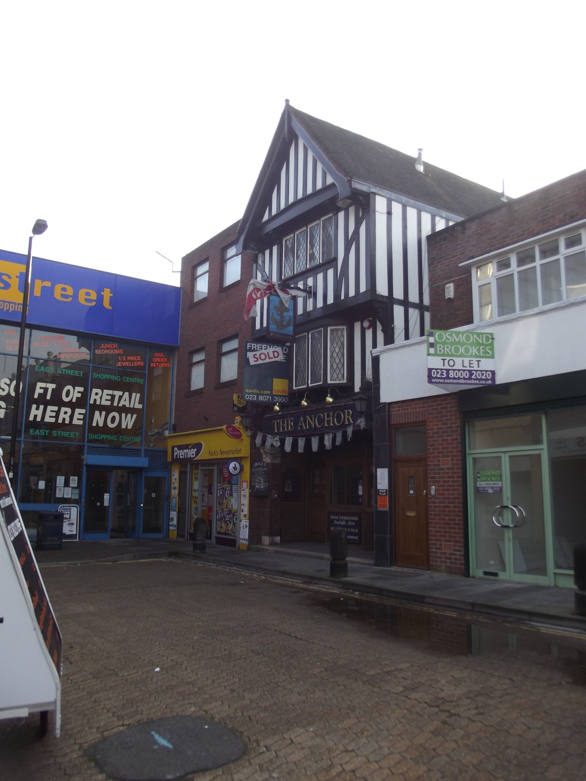 Anchor, East St. (Photo: Gary Tull - 12/11/2011). (Pub, External). Published on 12-11-2011