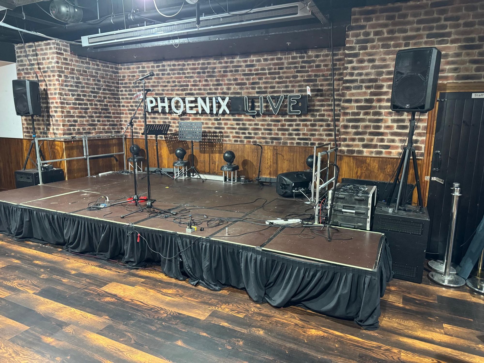 Stage area. Published on 10-12-2025