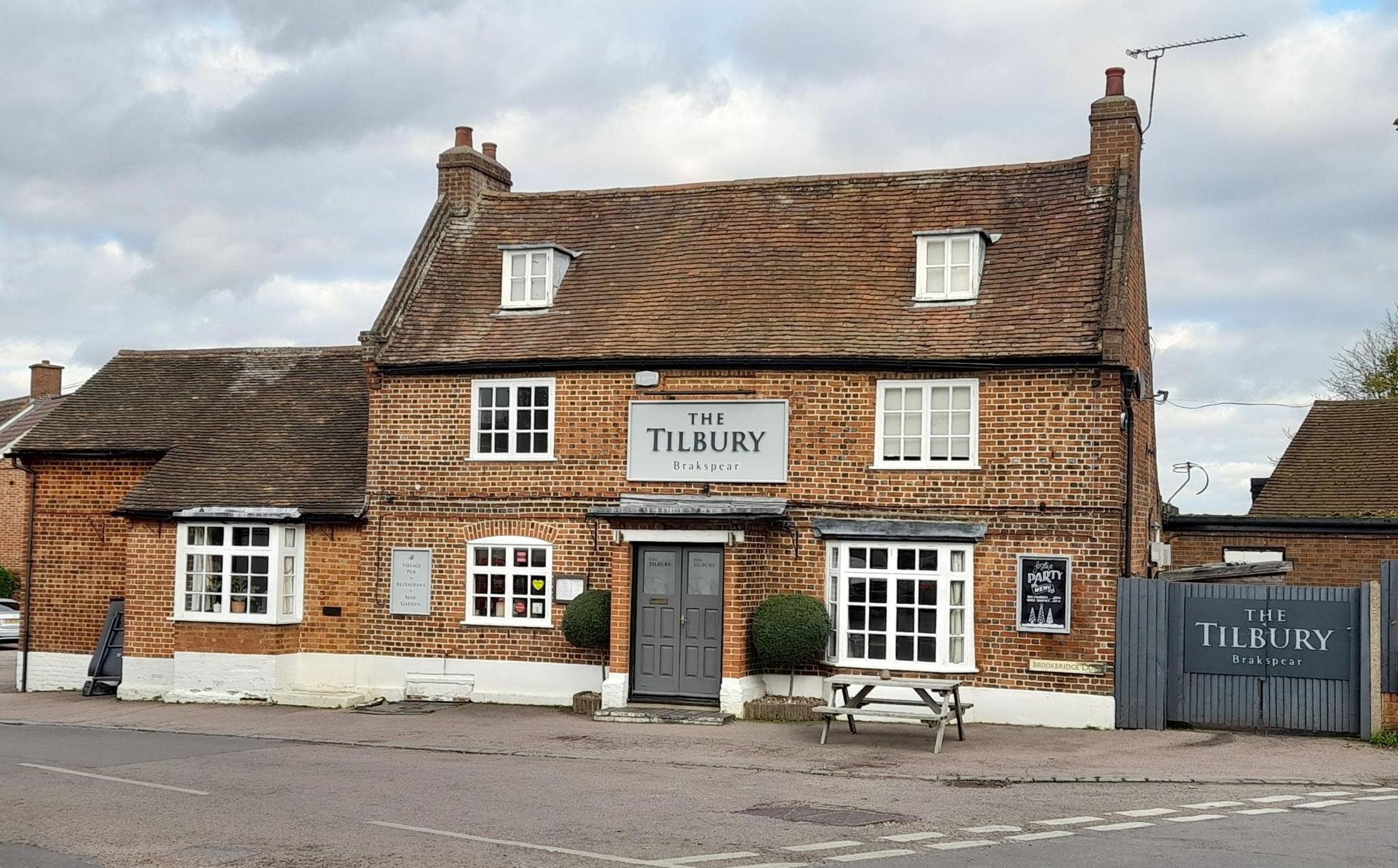 Tilbury. (Pub, Key). Published on 11-11-2022