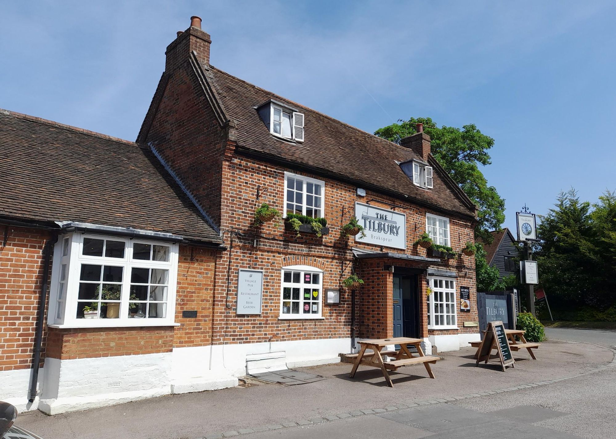 Tilbury. (Pub). Published on 01-01-1970