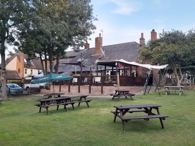 Three Tuns. (Pub). Published on 01-01-1970 