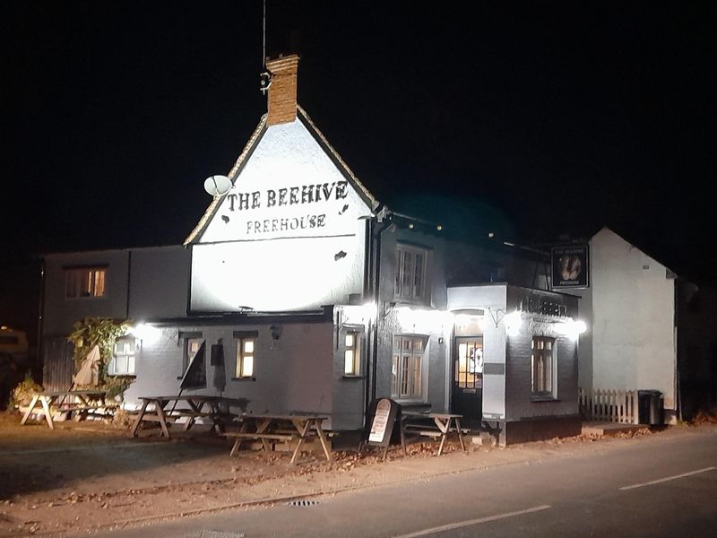 Beehive. (Pub). Published on 01-01-1970 
