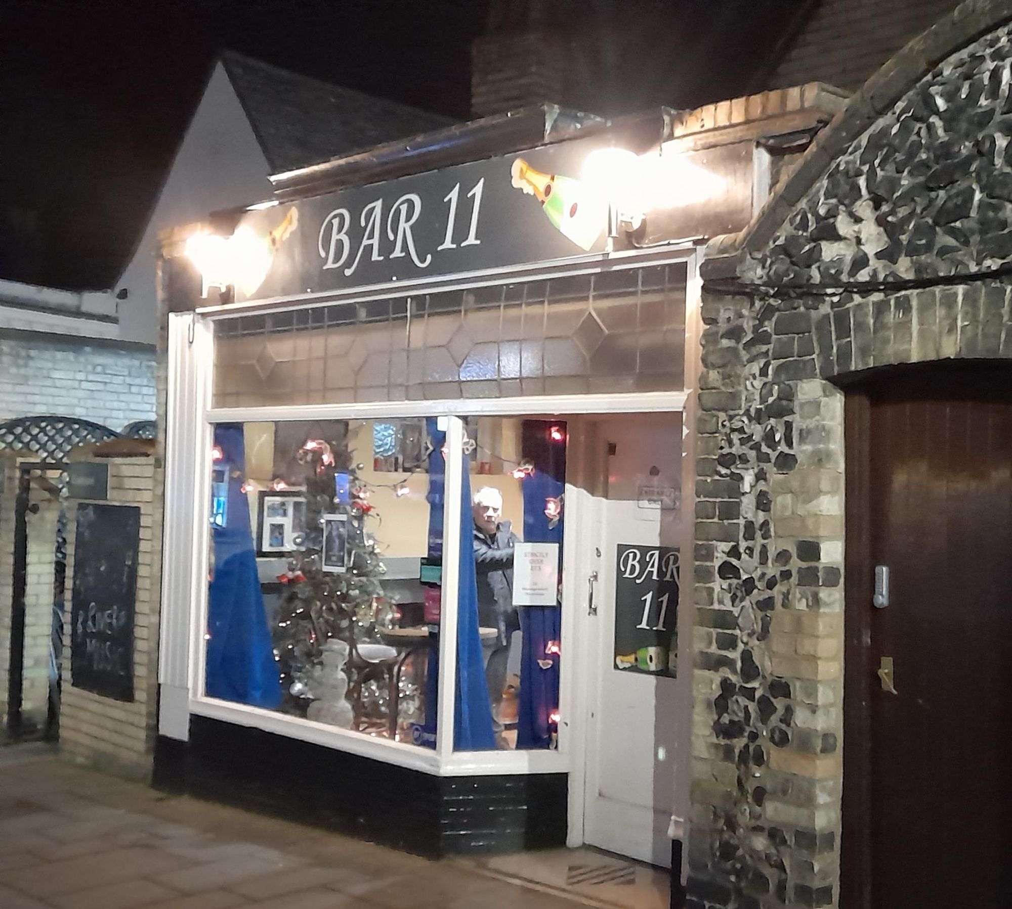 Bar 11. (Pub, Key). Published on 01-01-1970