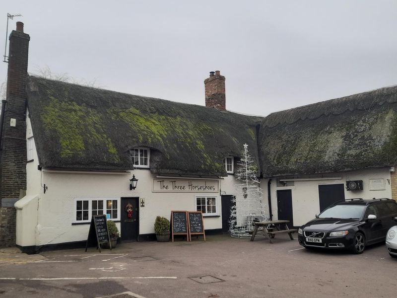 Three Horseshoes . (Pub, Key). Published on 01-01-1970