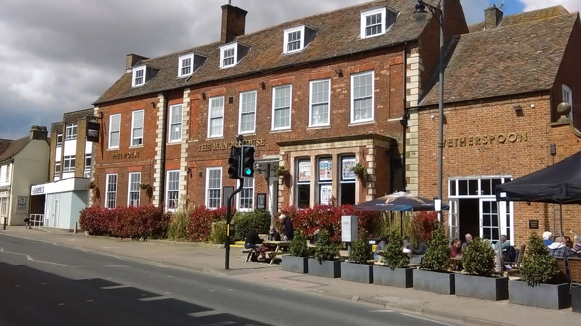 Manor House. (Pub, Key). Published on 01-01-1970