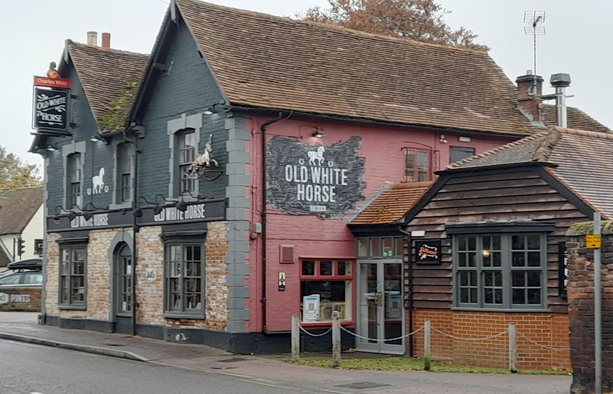 Old White Horse. (Pub). Published on 11-11-2021