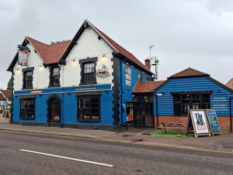 Old White Horse. (Pub, Key). Published on 01-01-1970