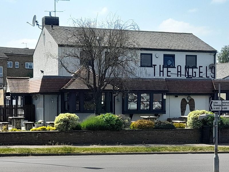 Angels. (Pub, Key). Published on 06-07-2023