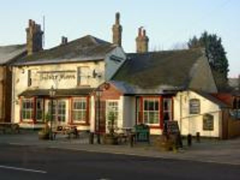 Silver Moon at Hitchin. (Pub). Published on 01-01-1970 