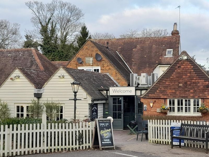 Three Moorhens. (Pub, Key). Published on 02-11-2022