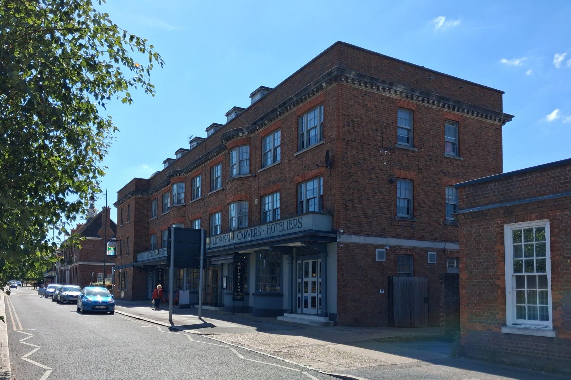 Broadway. (Pub). Published on 01-01-1970