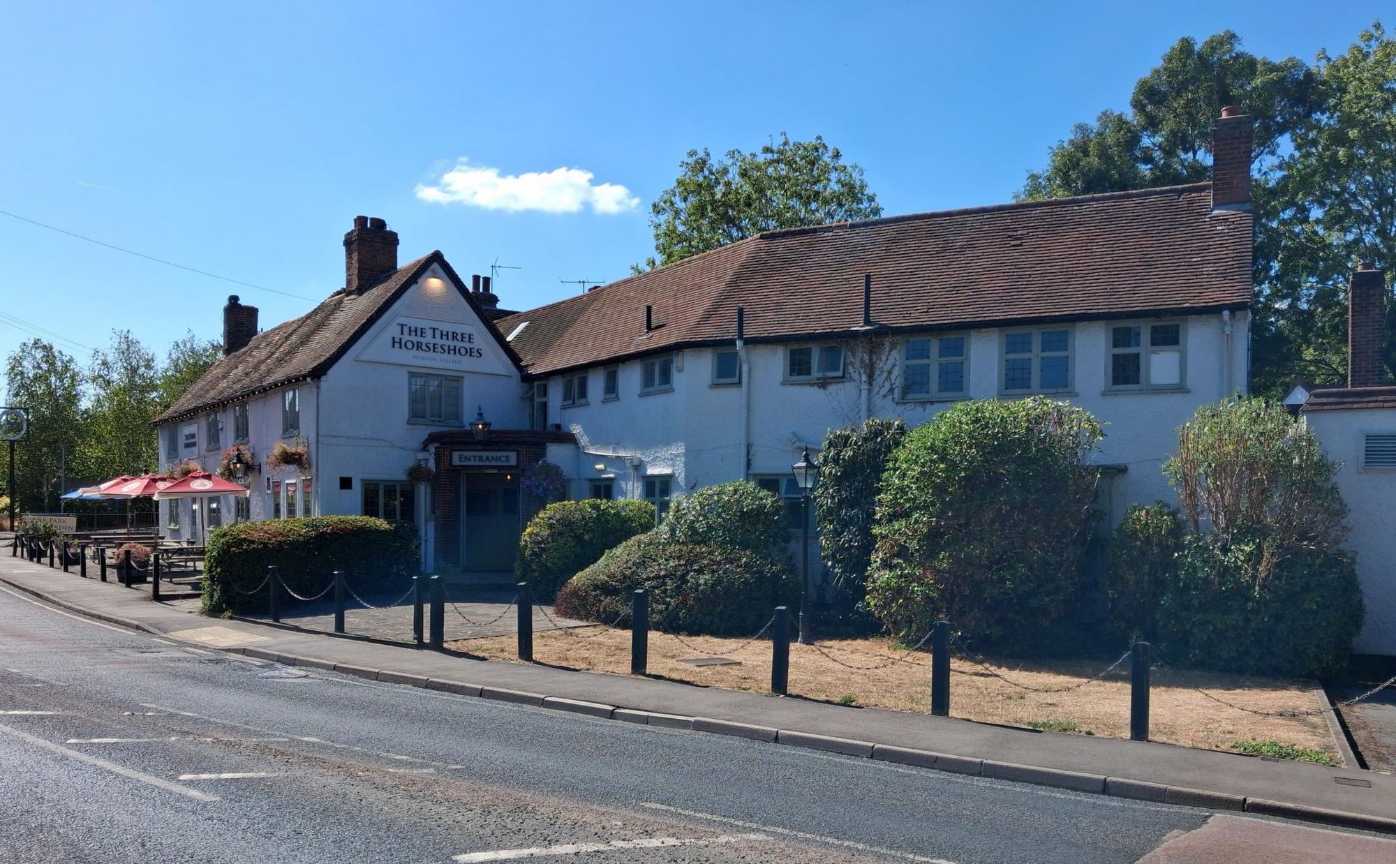 Three Horseshoes. (Pub). Published on 01-01-1970
