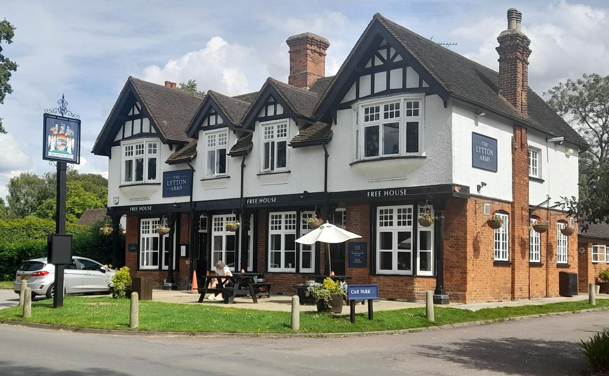 Lytton Arms. (Pub, Key). Published on 01-01-1970