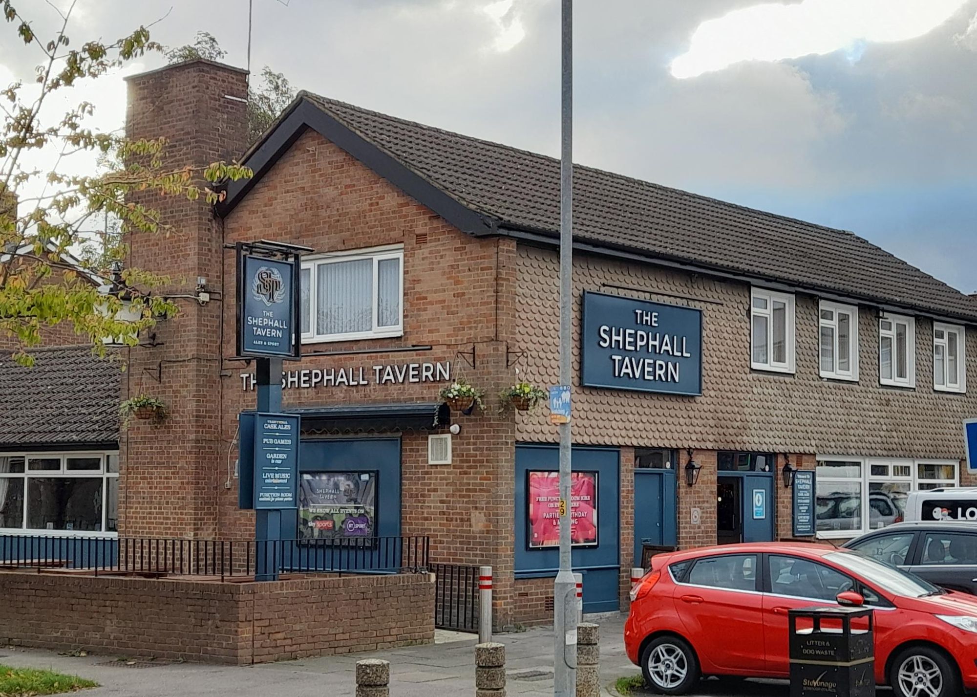 Shephall Tavern. (Pub). Published on 11-04-2021