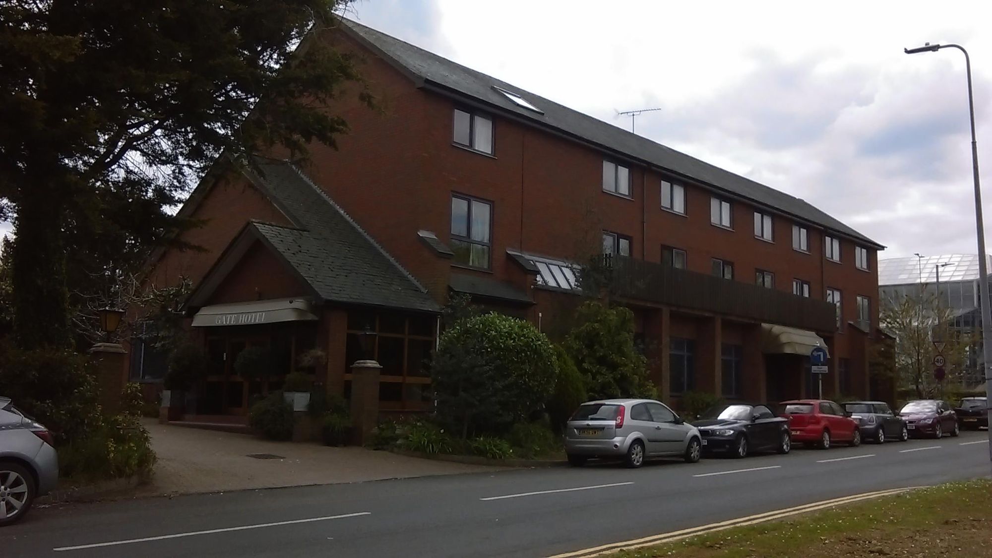 Gate Hotel. (Bar, Restaurant, Key). Published on 01-01-1970