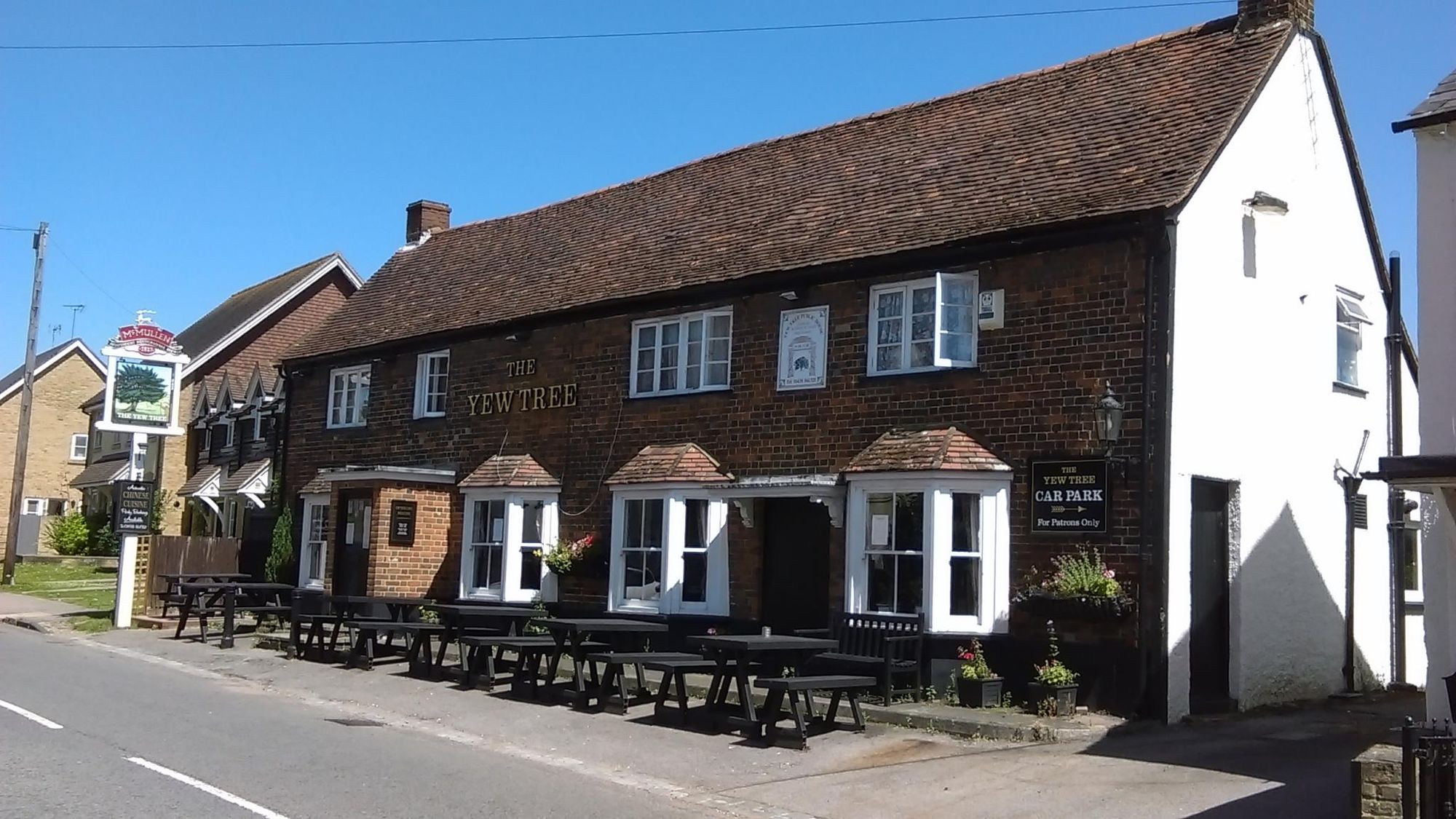 Yew Tree. (Pub, Key). Published on 01-01-1970