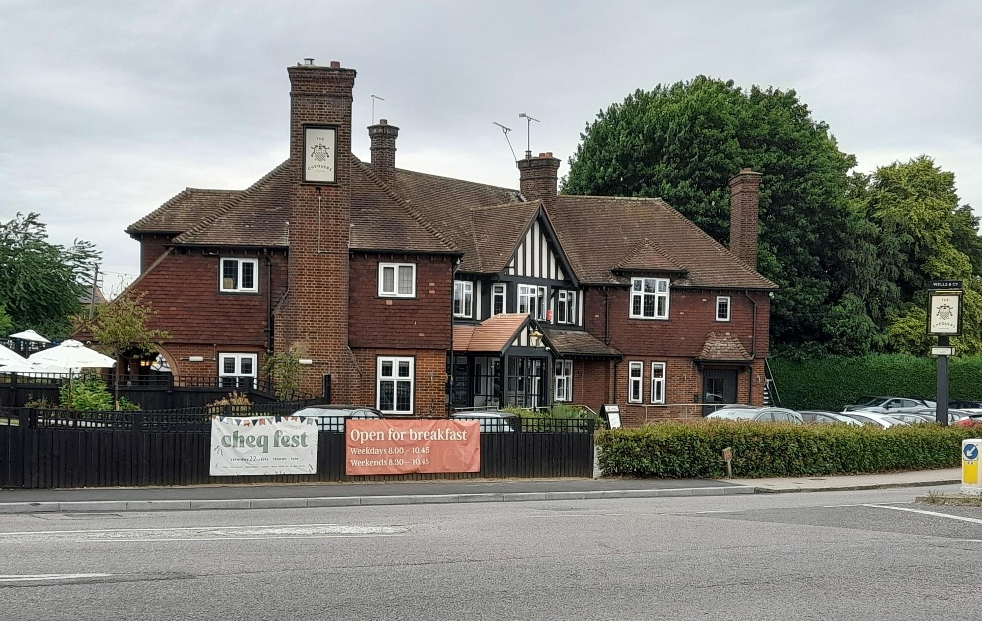Chequers, Woolmer Green. (Pub, Key). Published on 01-01-1970