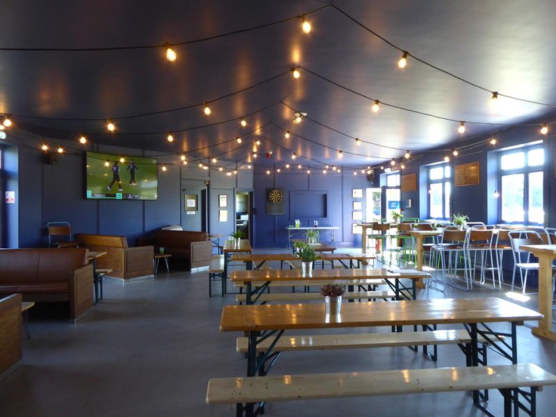 (Pub, Bar). Published on 09-08-2025 