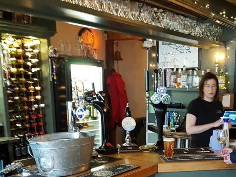 (Pub, Bar). Published on 23-04-2018