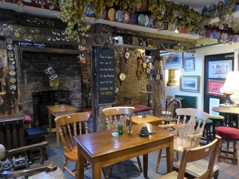 (Pub, Bar). Published on 12-11-2021 