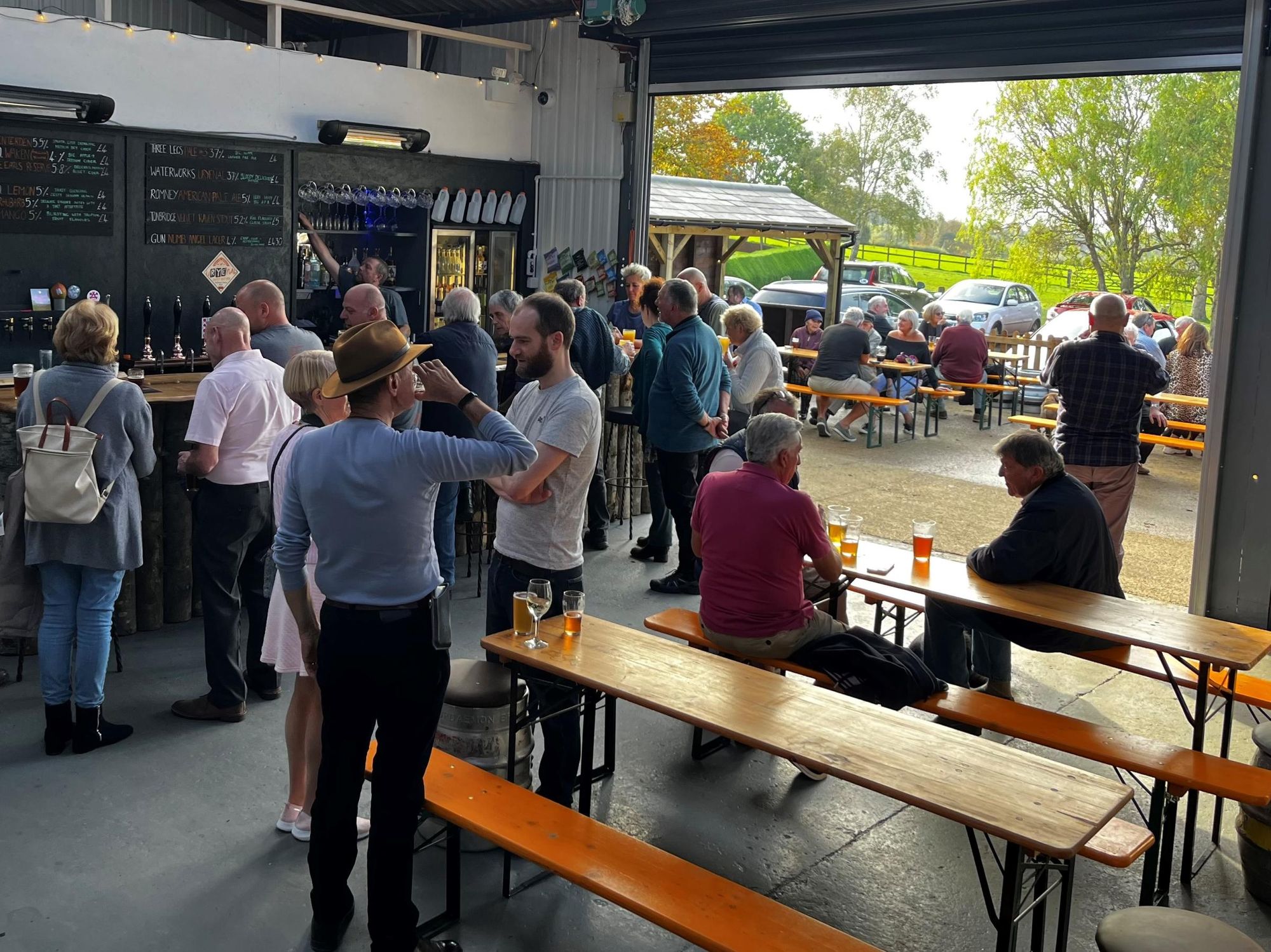 (Pub, External, Bar, Customers, Key). Published on 07-12-2022