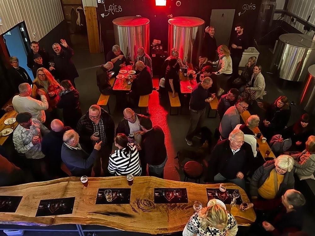 (Pub, Bar, Customers). Published on 07-12-2022