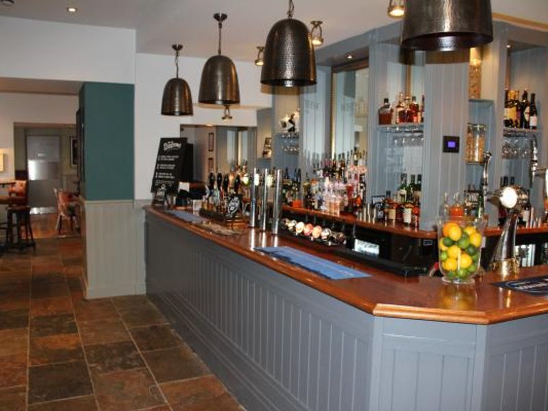 (Pub, Bar). Published on 06-11-2015 