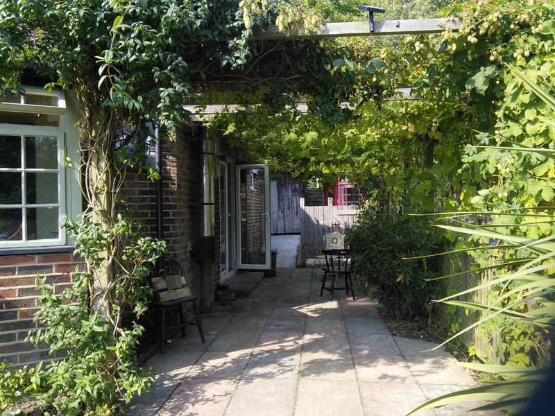 (Pub, Garden). Published on 24-09-2016 