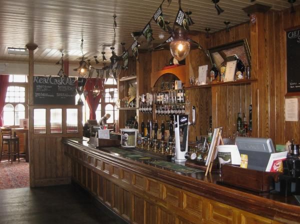 (Pub, Bar). Published on 10-04-2014