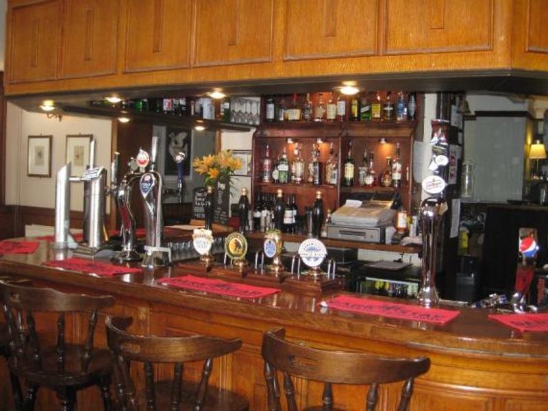 (Pub, Bar). Published on 10-04-2014