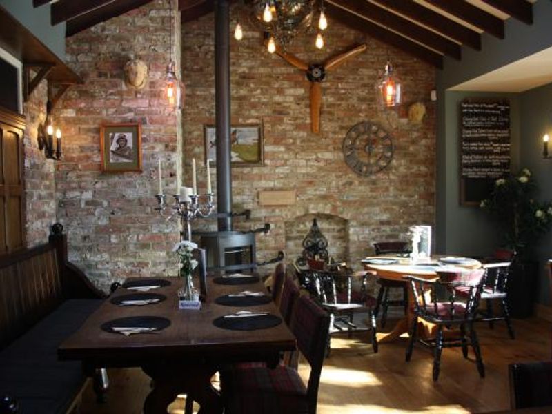 (Pub, Bar). Published on 13-11-2015 