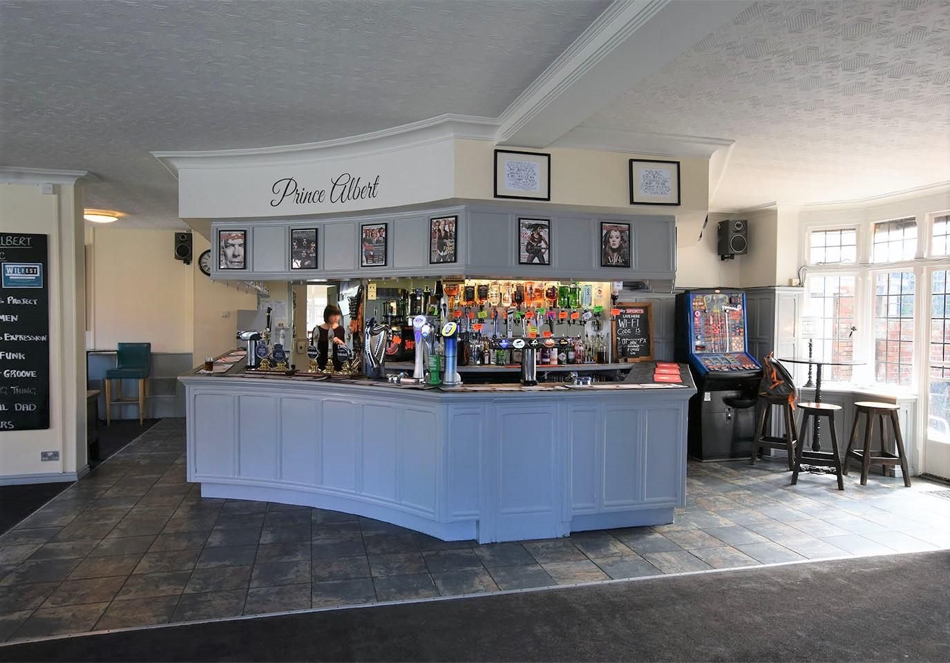 (Pub, Bar). Published on 23-07-2019