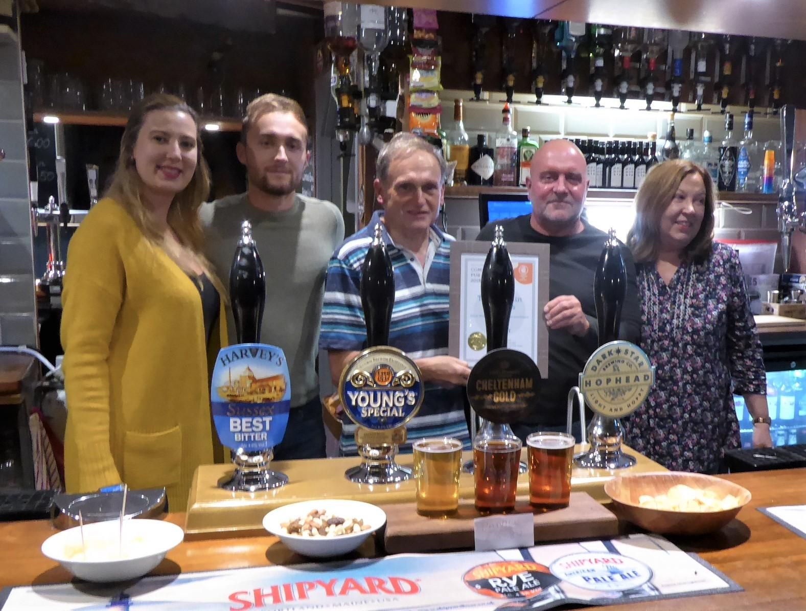 2.10.18 Community Pub of the Year Award. (Bar, Publican, Branch, Award). Published on 25-12-2019