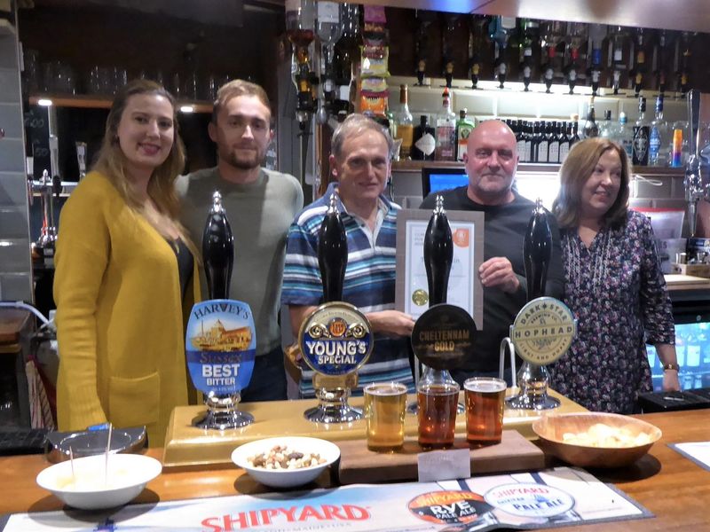 2.10.18 Community Pub of the Year Award. (Bar, Publican, Branch, Award). Published on 25-12-2019 