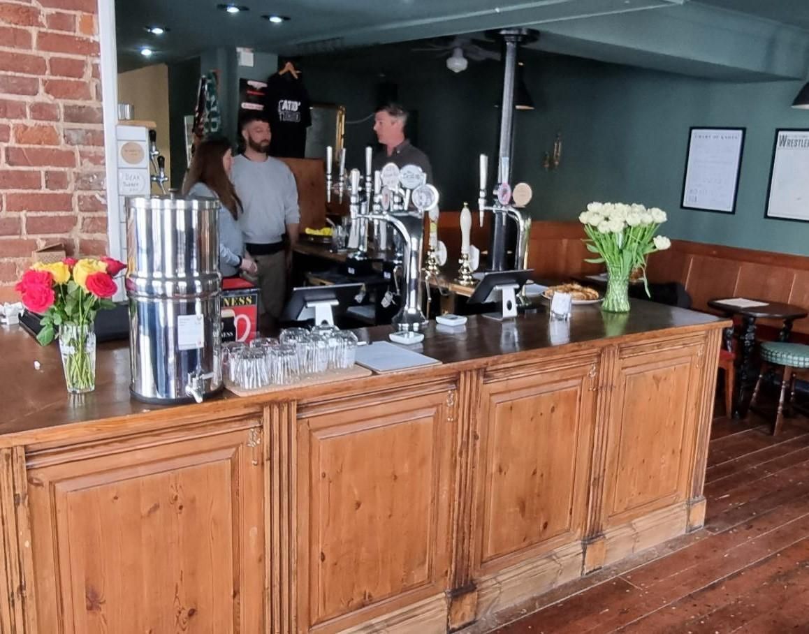 (Pub, Bar). Published on 20-04-2022