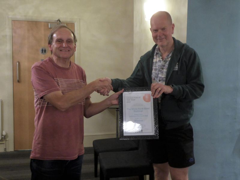 4.9.19 Presentation Locale Pub of Year. (Publican, Branch, Award). Published on 25-12-2019 