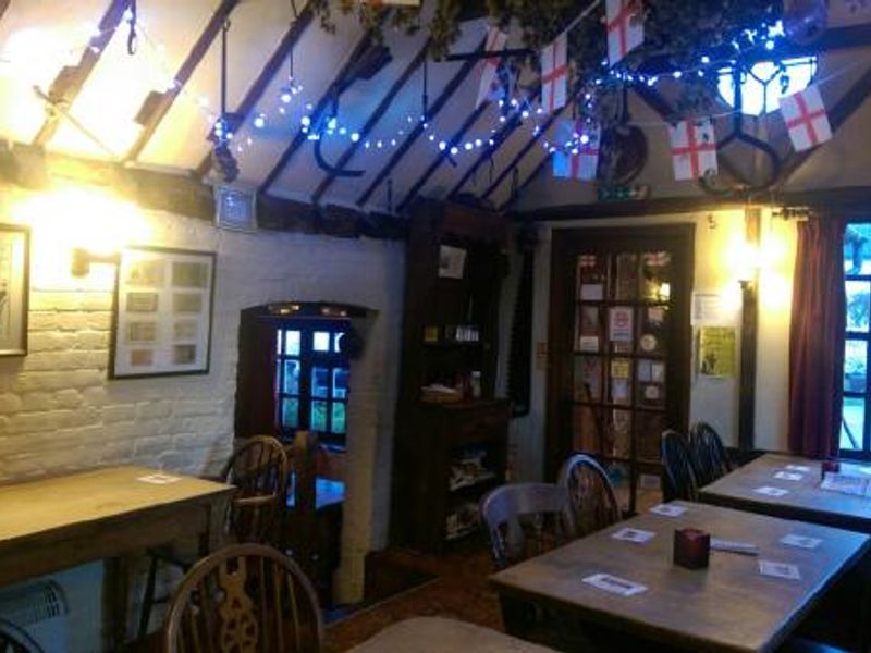 (Pub, Bar). Published on 12-02-2016 
