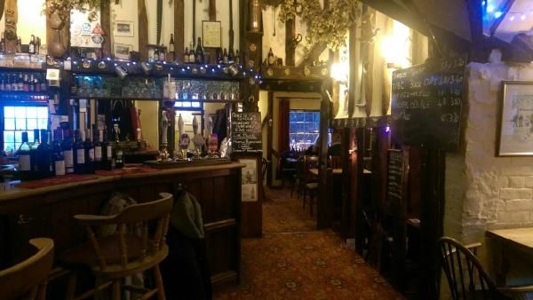 (Pub, Bar). Published on 12-02-2016
