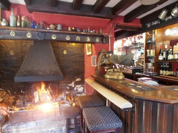 (Pub, Bar). Published on 23-02-2016