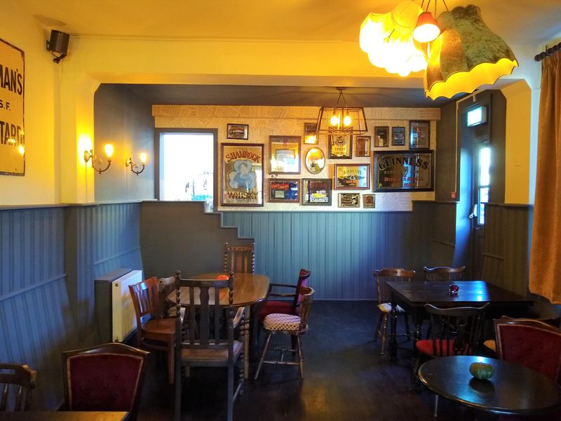 (Pub, Bar). Published on 04-10-2019