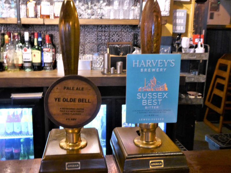 (Pub, Bar). Published on 05-12-2021 