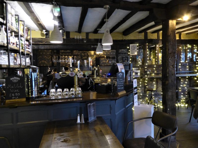 (Pub, Bar). Published on 05-12-2021 