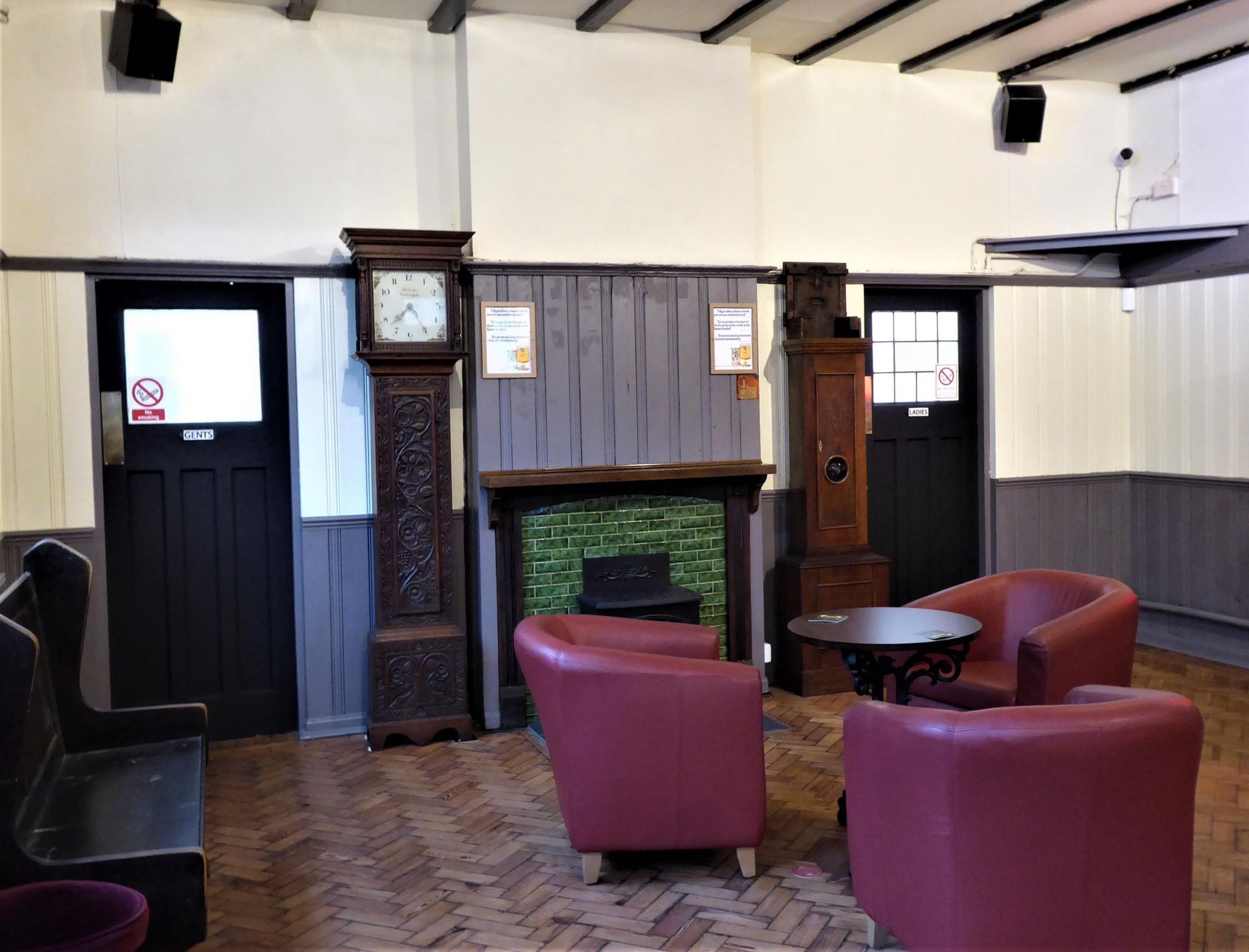 (Pub, Bar). Published on 05-12-2021