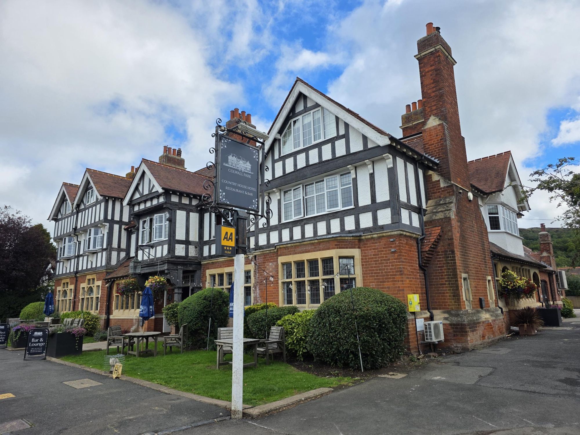 Front of hotel. (External, Key). Published on 19-09-2026