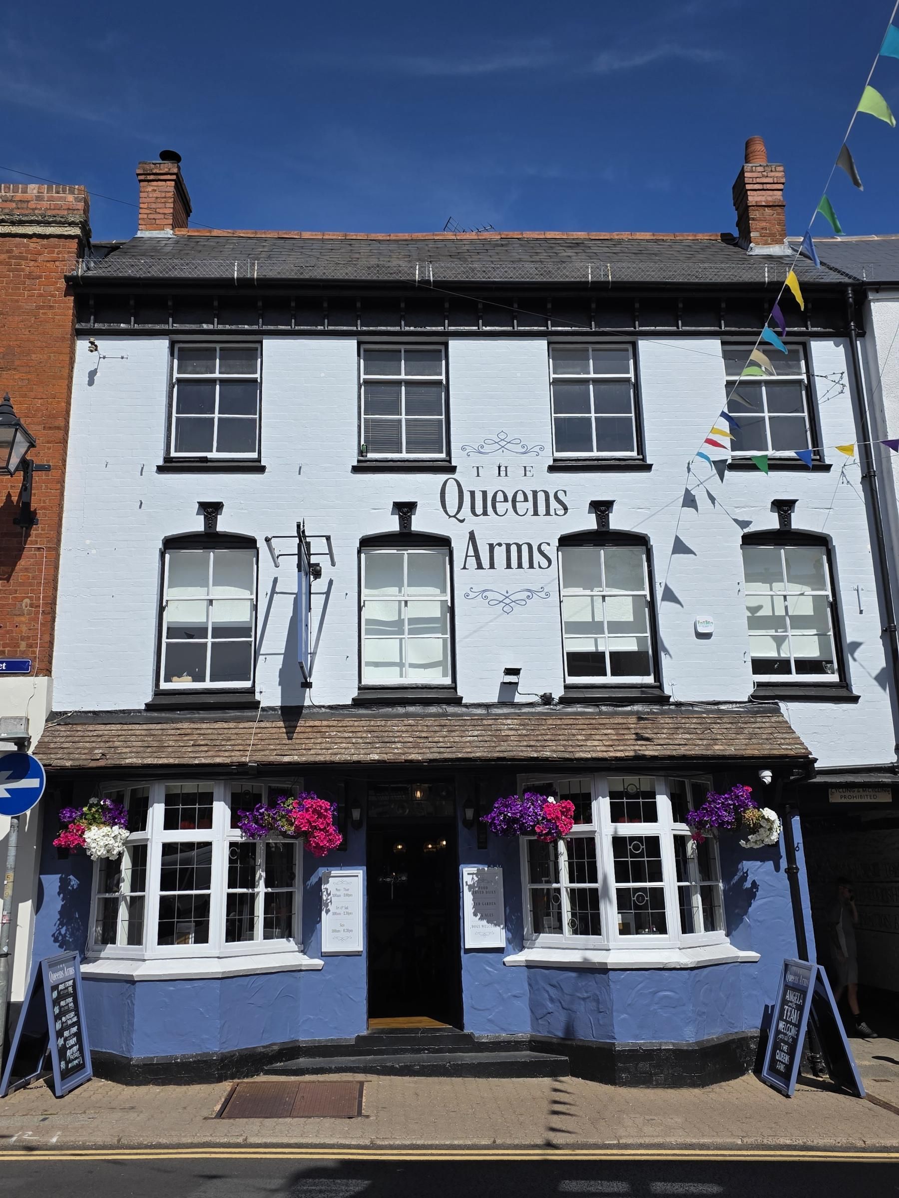 Front of pub. (External). Published on 10-08-2026