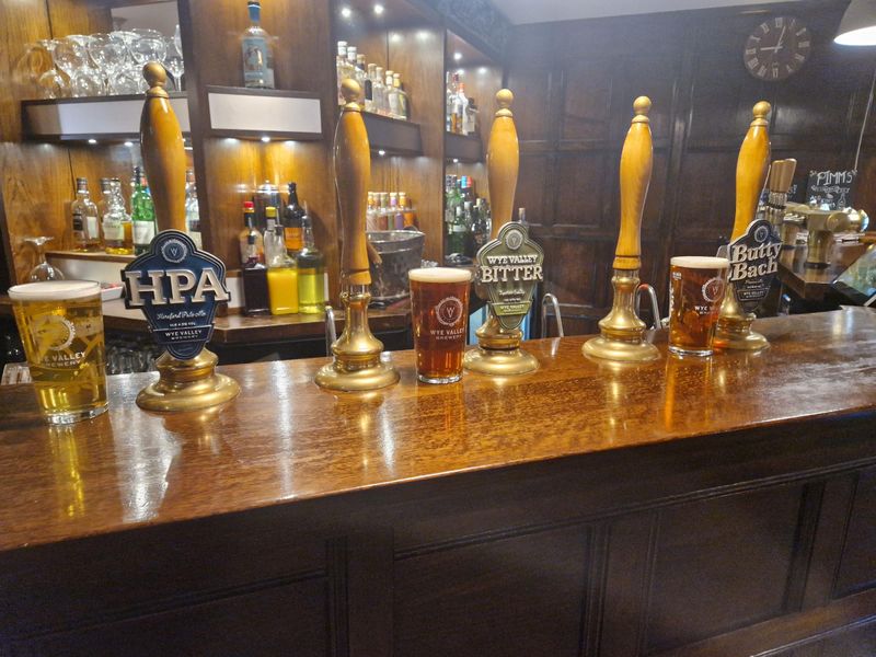 Bar. (Bar). Published on 07-08-2024 