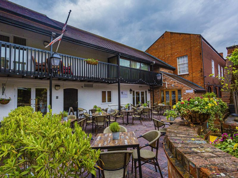 Courtyard. (External, Garden). Published on 10-06-2024