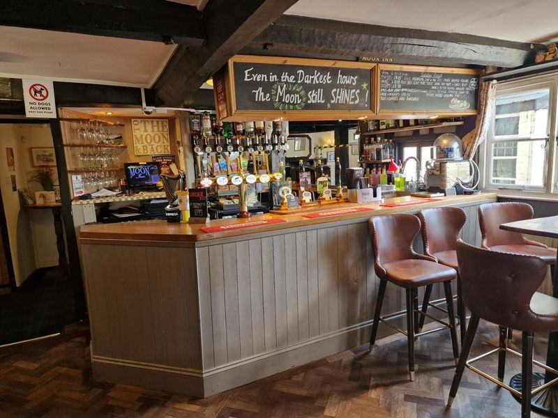 Bar. (Bar). Published on 06-07-2025 